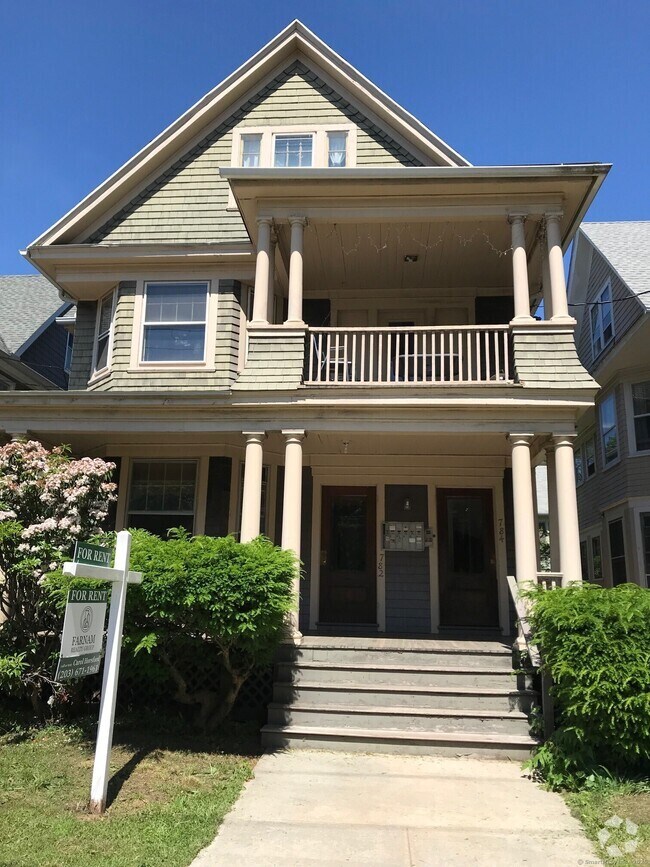 Building Photo - 782 Orange St