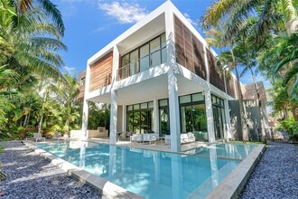 Building Photo - 240 Ocean