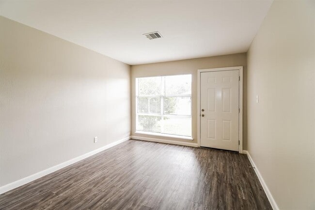 Building Photo - 5743 Beldart St