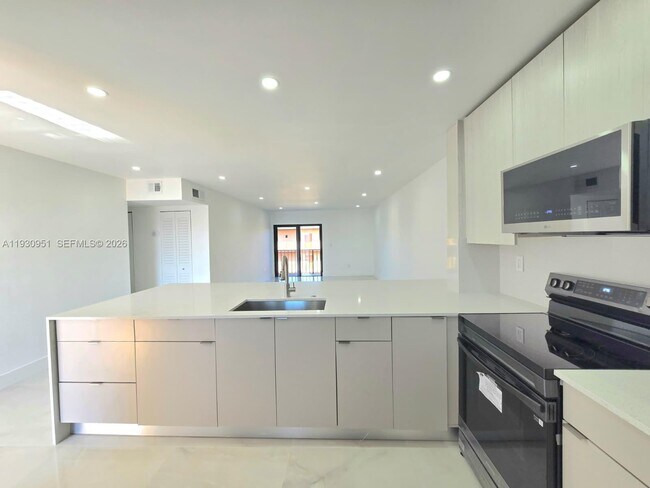 Foto del edificio - 1800 W 54th St