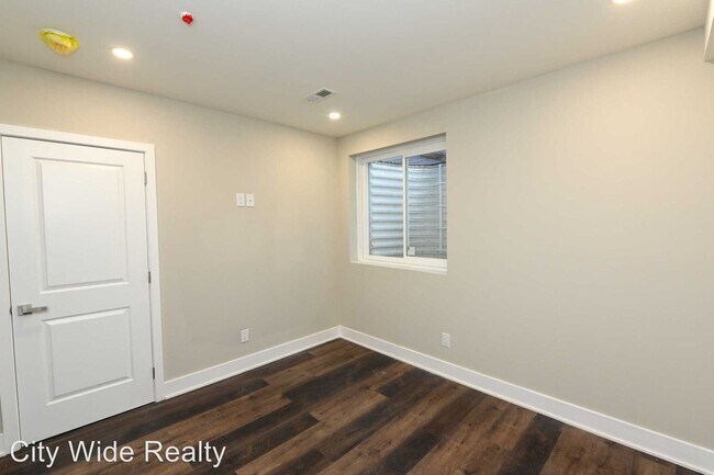 Building Photo - 3349 Tulip St