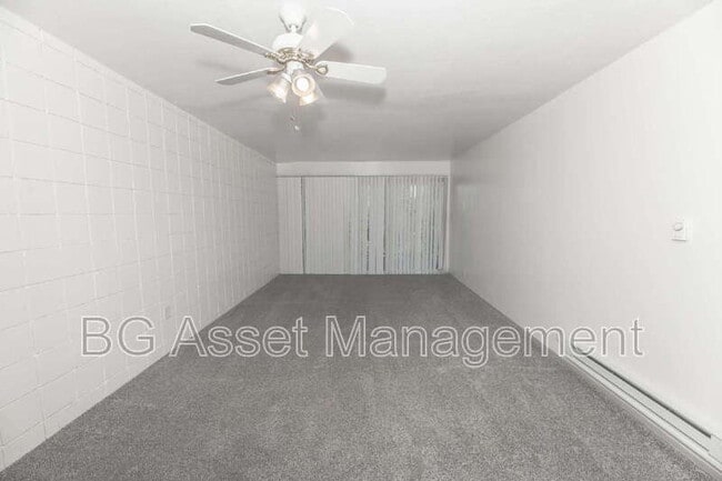 Building Photo - 944 Fletcher Ln