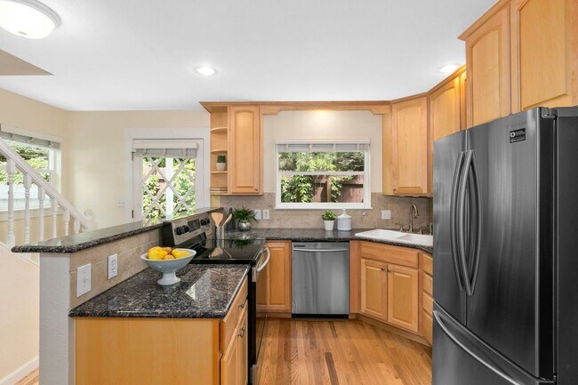 Building Photo - A Boulder Gem -  2 BD 1.5 BA Townhome avai...