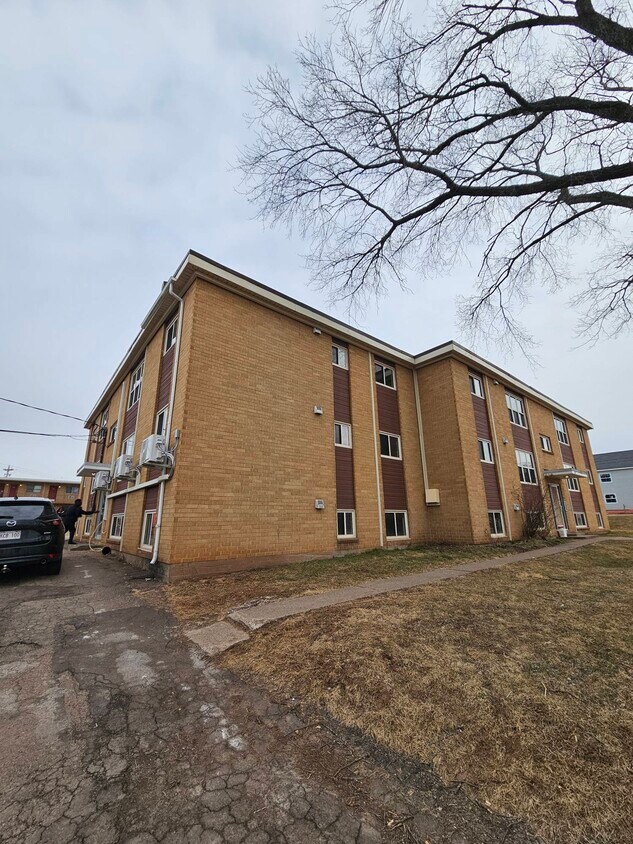 22 Ruelle MacAleese Ln Unit 3, Moncton, NB E1A 3L9 Apartment for Rent