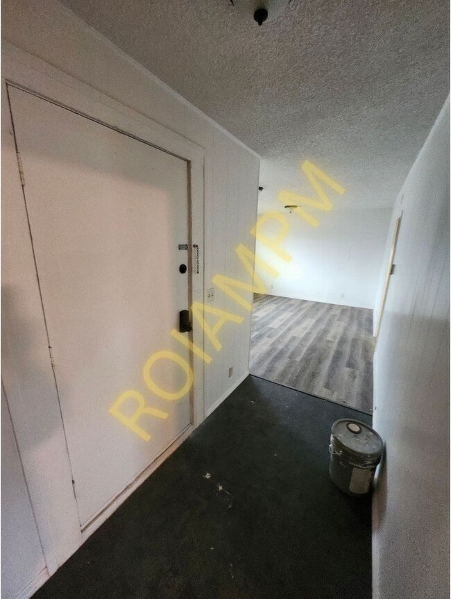 Building Photo - 125 Main St