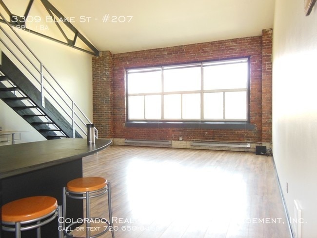 Building Photo - 3309 Blake St