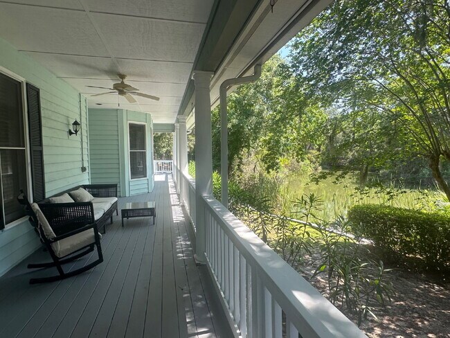 Foto del edificio - Moss Creek Home with a Gorgeous Water View!