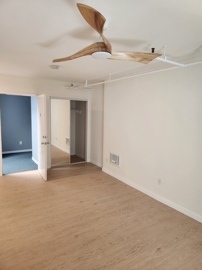 Front of the Front room. - 1032 7th St