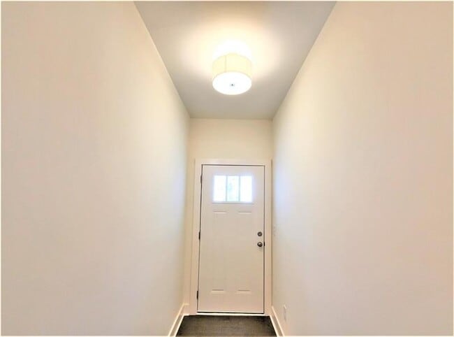 Building Photo - 389 Auburn Crossing Dr