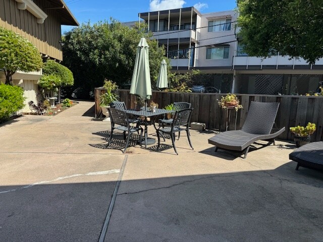 Foto del edificio - 4276 Wilkie Way
