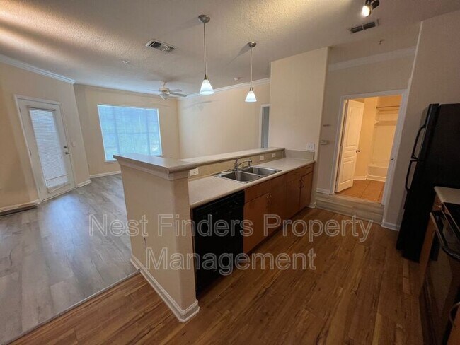 Foto del edificio - 8290 Gate Pkwy W