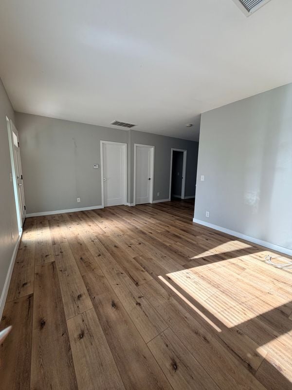 Building Photo - 4033 Linwood Pl