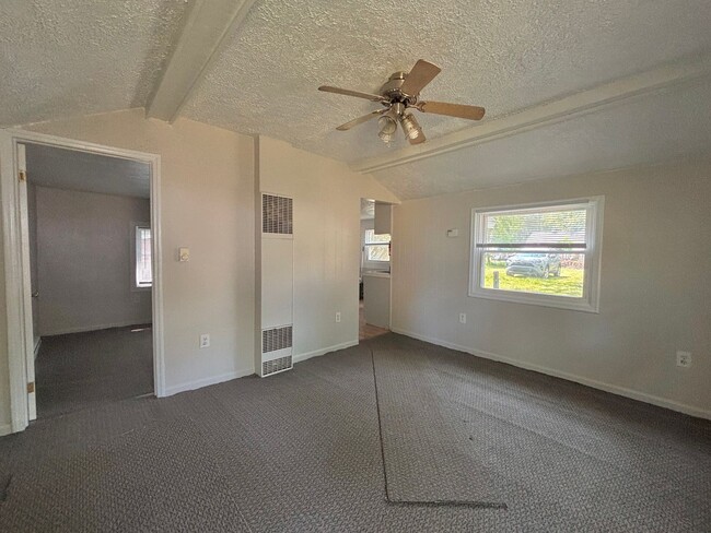 Building Photo - 2234 Stevens Ave