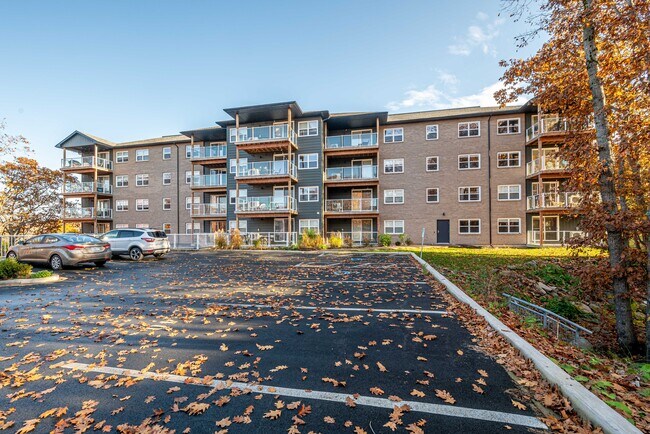 Photo du bâtiment - Emerald Apartments 2 Bedroom