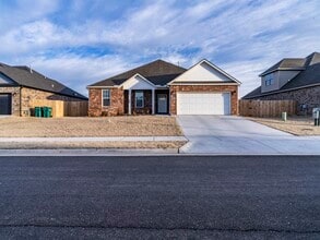 Building Photo - 940 W Ashmore Landing Loop