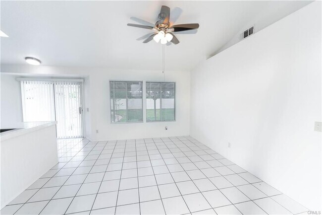 Foto del edificio - 443 S Tamarisk Ave