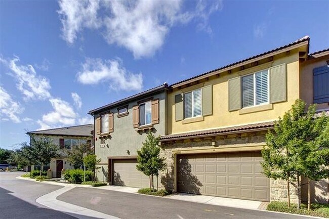 Building Photo - 10648 Village Haven Trail