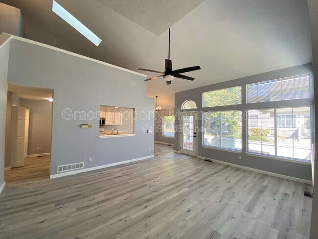 Foto del edificio - 1210 E 130th Ave