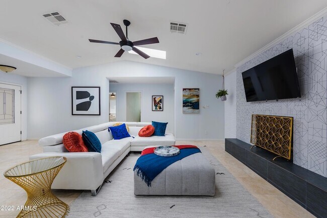 Foto del edificio - 8338 E Monterosa St