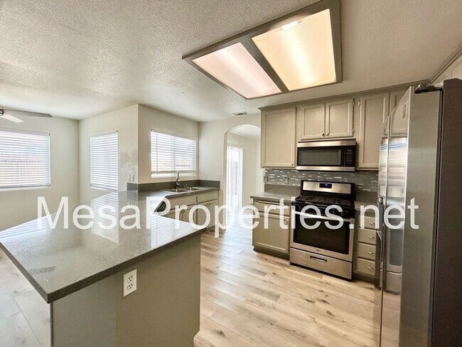 Building Photo - 16992 Lido Cir