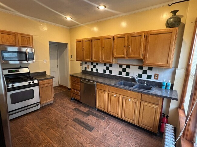 Building Photo - 24 Hannon St