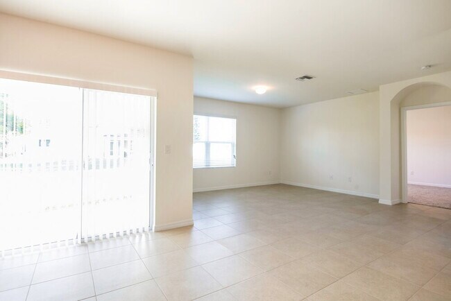 Foto del edificio - 401 SE 6th Terrace