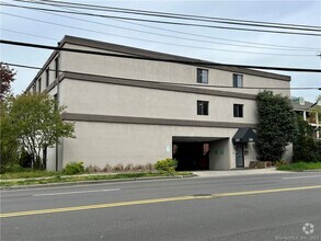Building Photo - 289 Main Ave