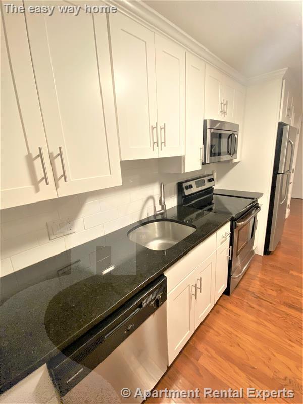 Building Photo - 6 Blair Pl