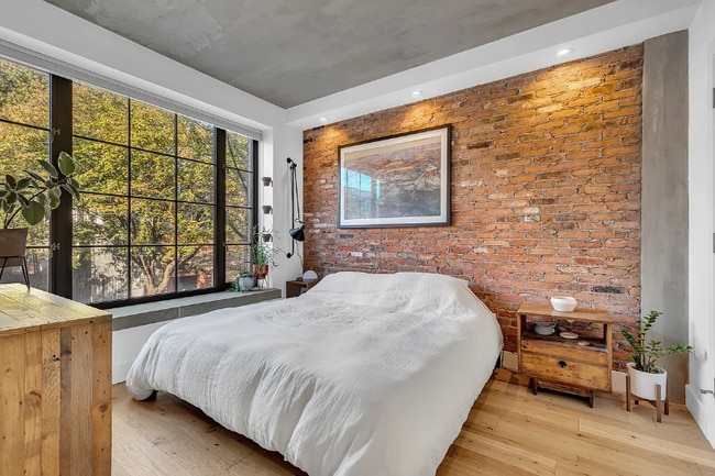 Foto del edificio - 150 Richardson St