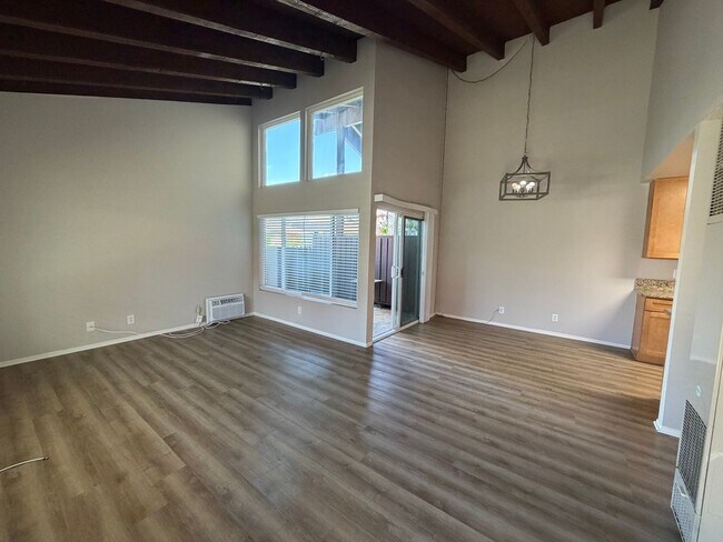 Foto del edificio - 2638 Phipps Ave