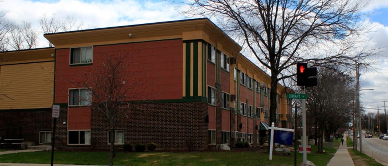 Building Photo - 910 Abbot Rd