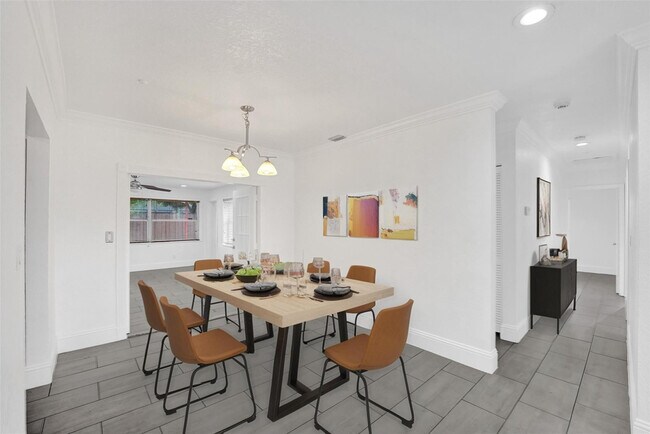 Building Photo - 7021 Park St