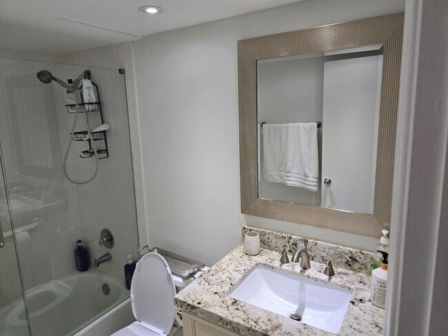 Foto del edificio - 1501 Cayman Way