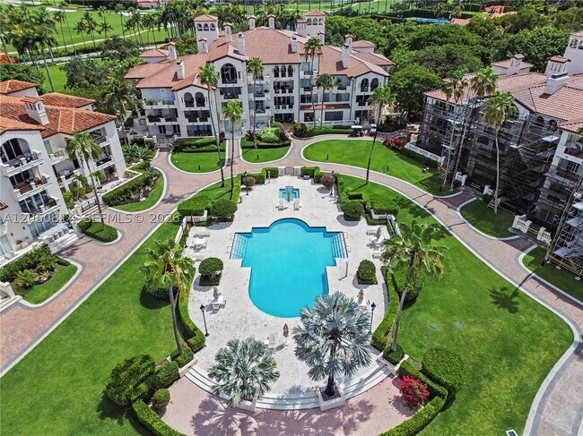 Foto del edificio - 2124 Fisher Island Dr