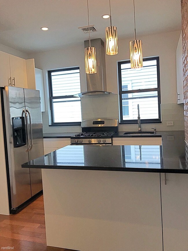 Foto del edificio - 2 br, 1 bath  - 7342 192nd St second floor