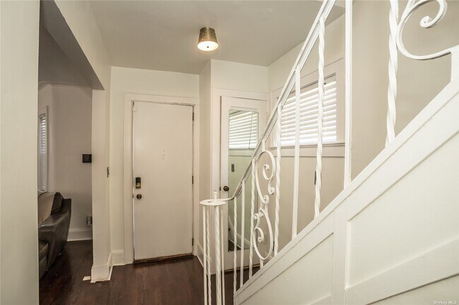 Foto del edificio - 120-29 192nd St