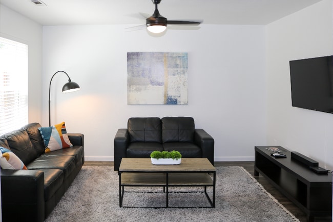 Photo - 615 W Moan Pl Townhome