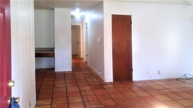 Foto del edificio - 3203 Heatherwood Dr