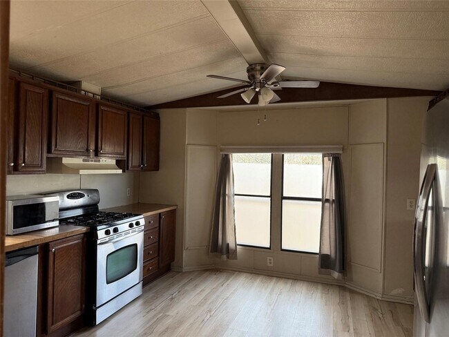 Foto del edificio - 374 Plum St