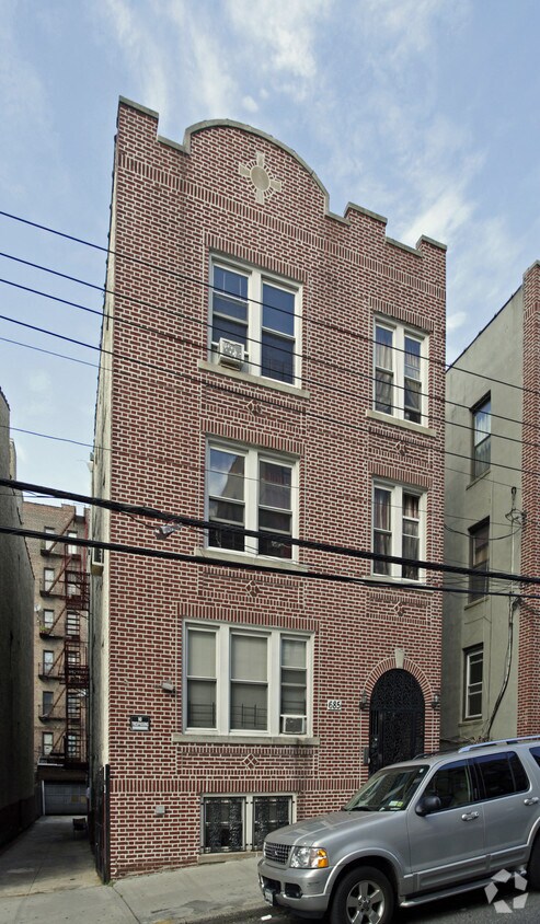 Primary Photo - 685 E 234th St
