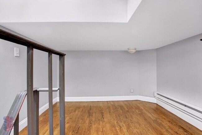 Foto del edificio - 410 E 13th St