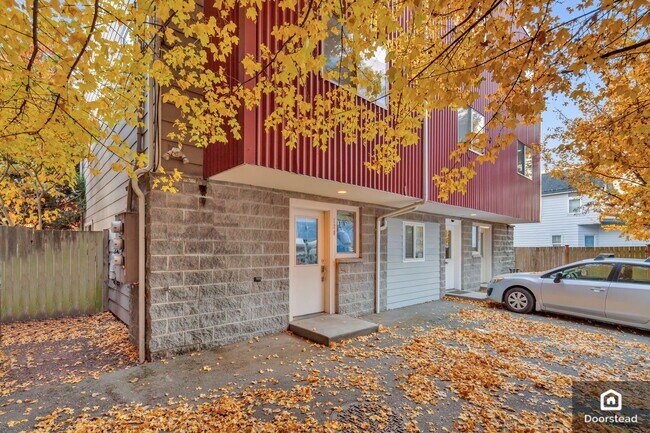 Building Photo - 120 13th Ave