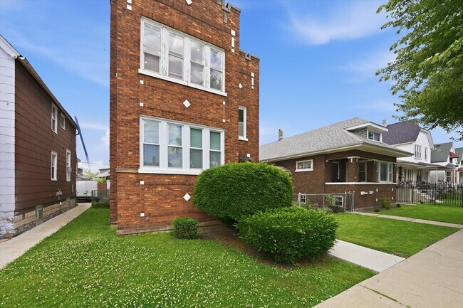Foto del edificio - 3244 W 62nd Pl