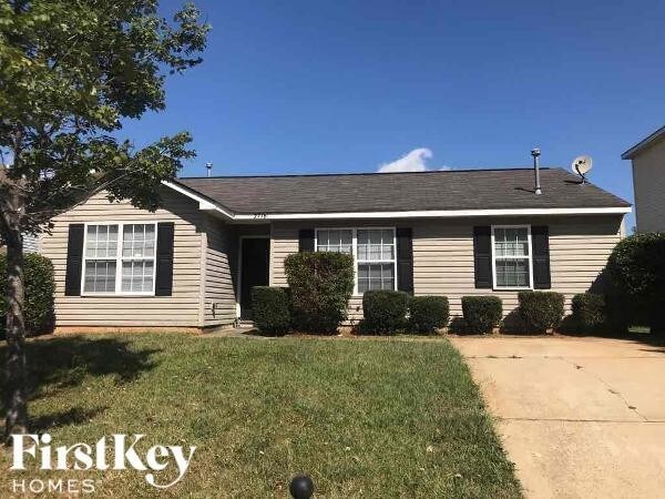 Foto principal - 2716 Fairstone Ave