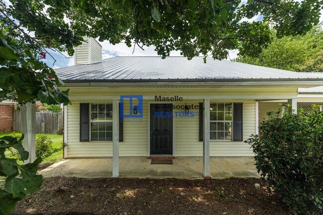 Building Photo - 3 Bed/2 Bath Home in Brandon