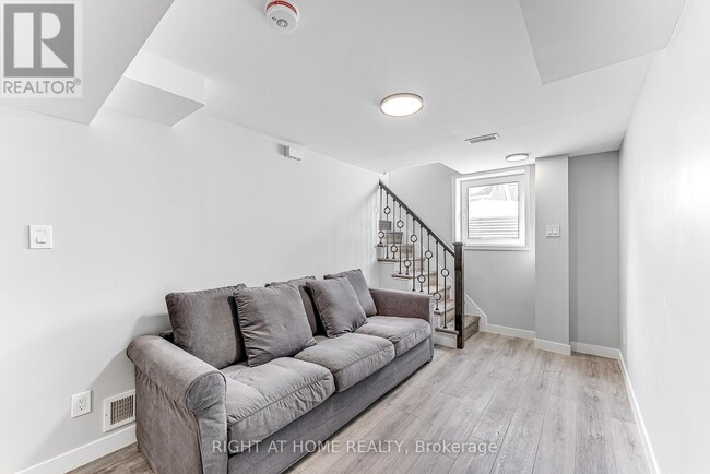 Photo du bâtiment - 902 Kenzie St