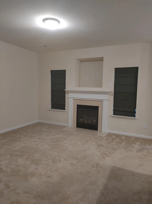 Foto del edificio - Room in Townhome on Singleleaf Lane