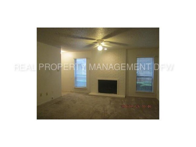 Building Photo - 2106 Rainbow Dr