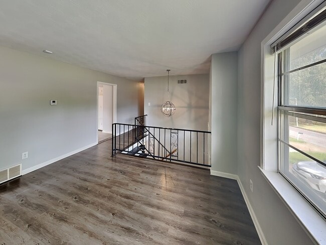 Building Photo - 668 Brakebill Ave