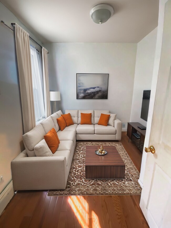 Foto del edificio - 9/1 No Fee! Spacious, updated 3BR apartment near Brigham Circle, Northeastern!